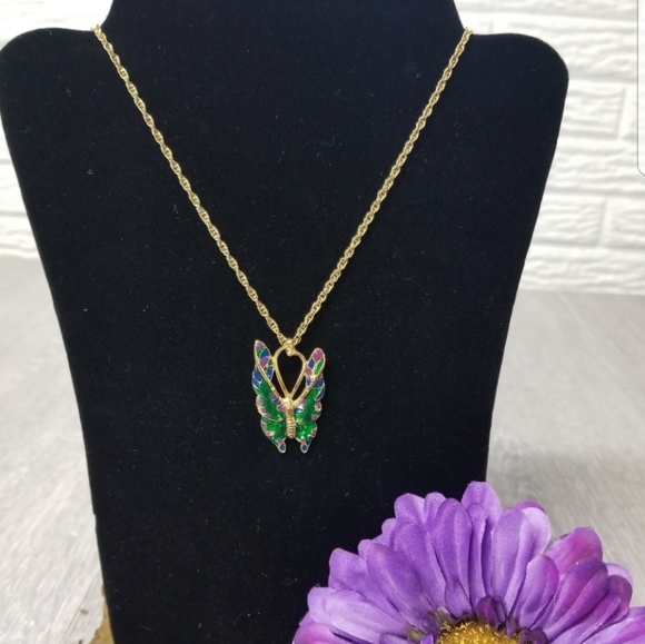 Beautiful vintage butterfly necklace - Picture 3 of 5